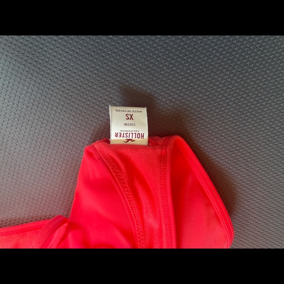 Hollister bikini top - Picture 2 of 3